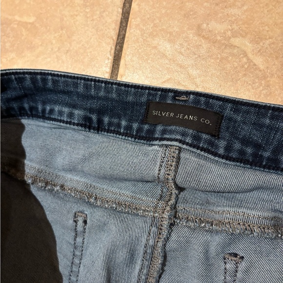 Silver Jeans - Picture 5 of 6